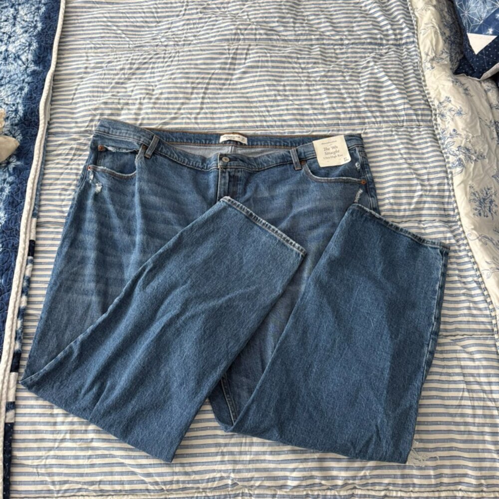 NWT Abercrombie & Fitch Jeans